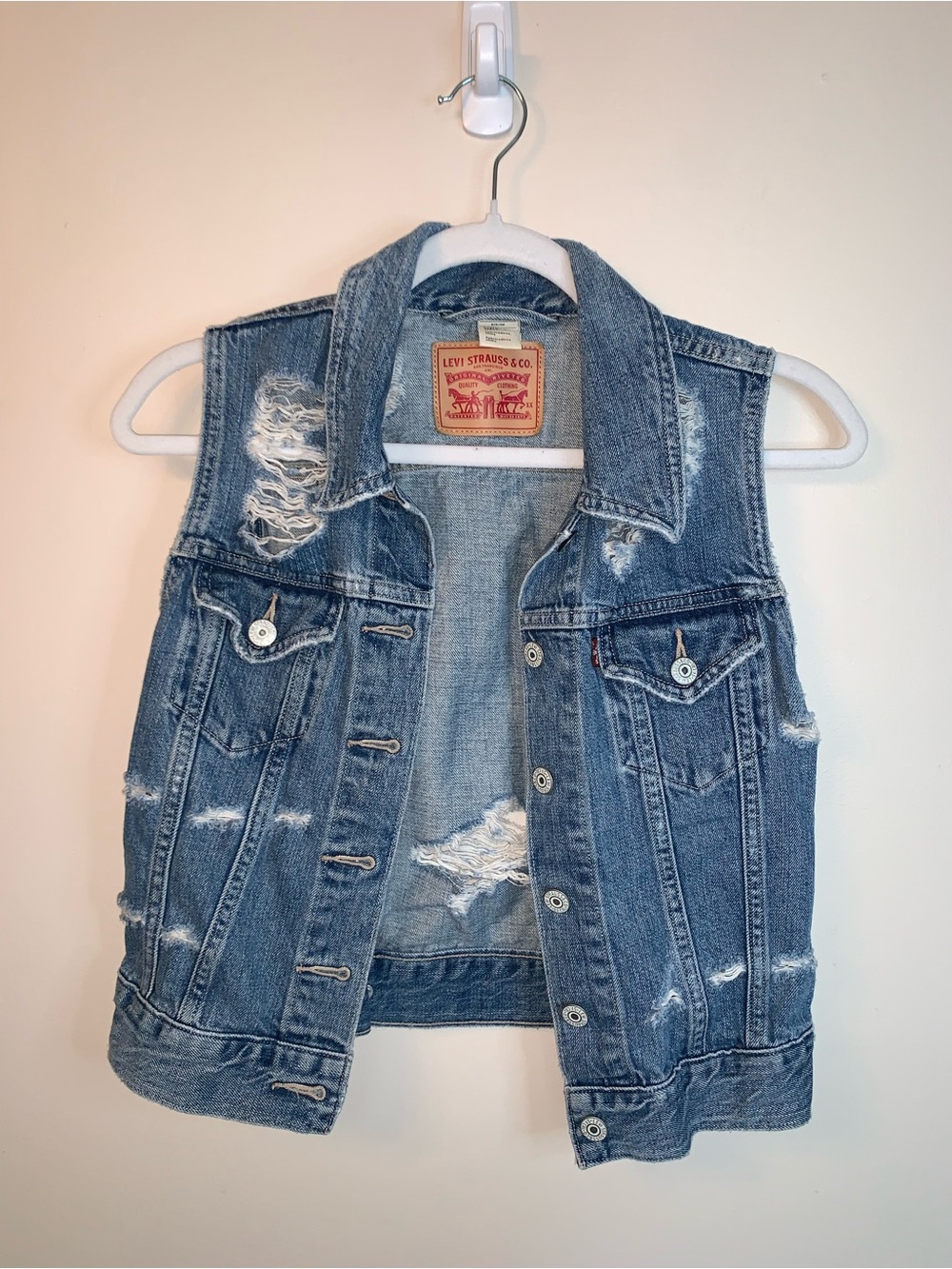 Levi's Distressed Sleeveless Denim Vest Blue S